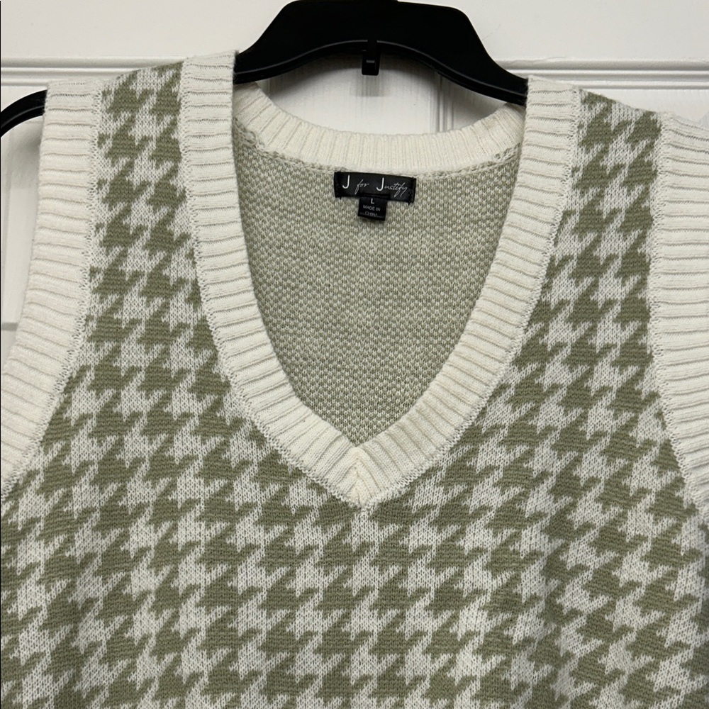 J for Justify V-Neck Sweater Vest - Green and White